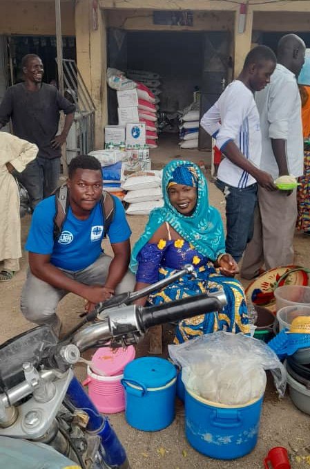 ALDEPA3's tweet photo. Elle est bénéficiaire d'un kit  D'AGR (activité génératrice de revenus) en restauration à Mora. Son activité lui procure de quoi s'occuper d'elle et de sa famille. https://t.co/FRTWT6VHNd