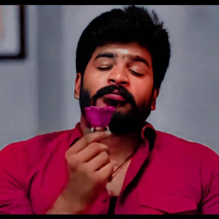 Archana84409607's tweet photo. Handsome hero 😍😍
#navinactorofficial #navinactor_official #makkalnayaganjnk https://t.co/KNvOHy4lzk