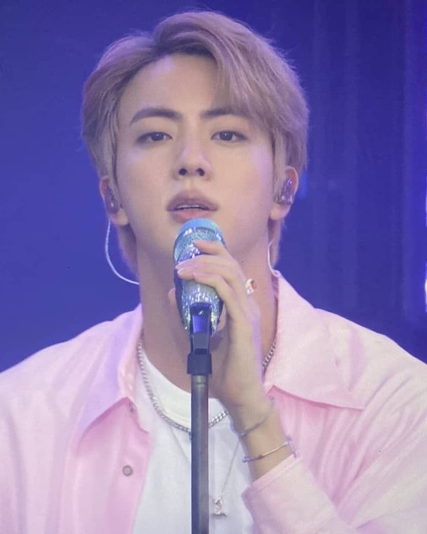 thaynar10113567's tweet photo. A beleza desse homem 🥵 SEOKJIN DEVIA SER UM ELOGIO, VOCÊ ESTA TÃO SEOKJIN HOJE🥵 https://t.co/EALcddK6v2