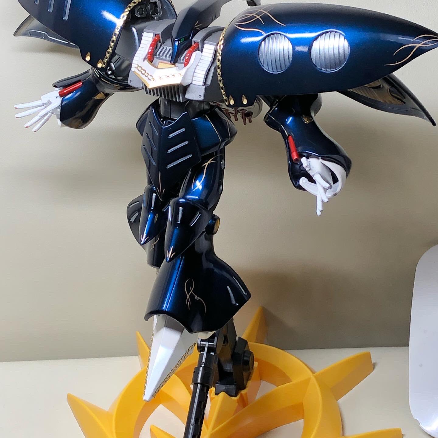 توییتر ねこたまん ガンプラ در توییتر 以前投稿したキュベレイ完成しました プリズムブルーブラック鏡面仕上げ終了です 4枚目は仕上げ前の光沢までの写真です テッカテカにしてやりました ガンプラ好きな人と繋がりたい ガンプラ プラモデル