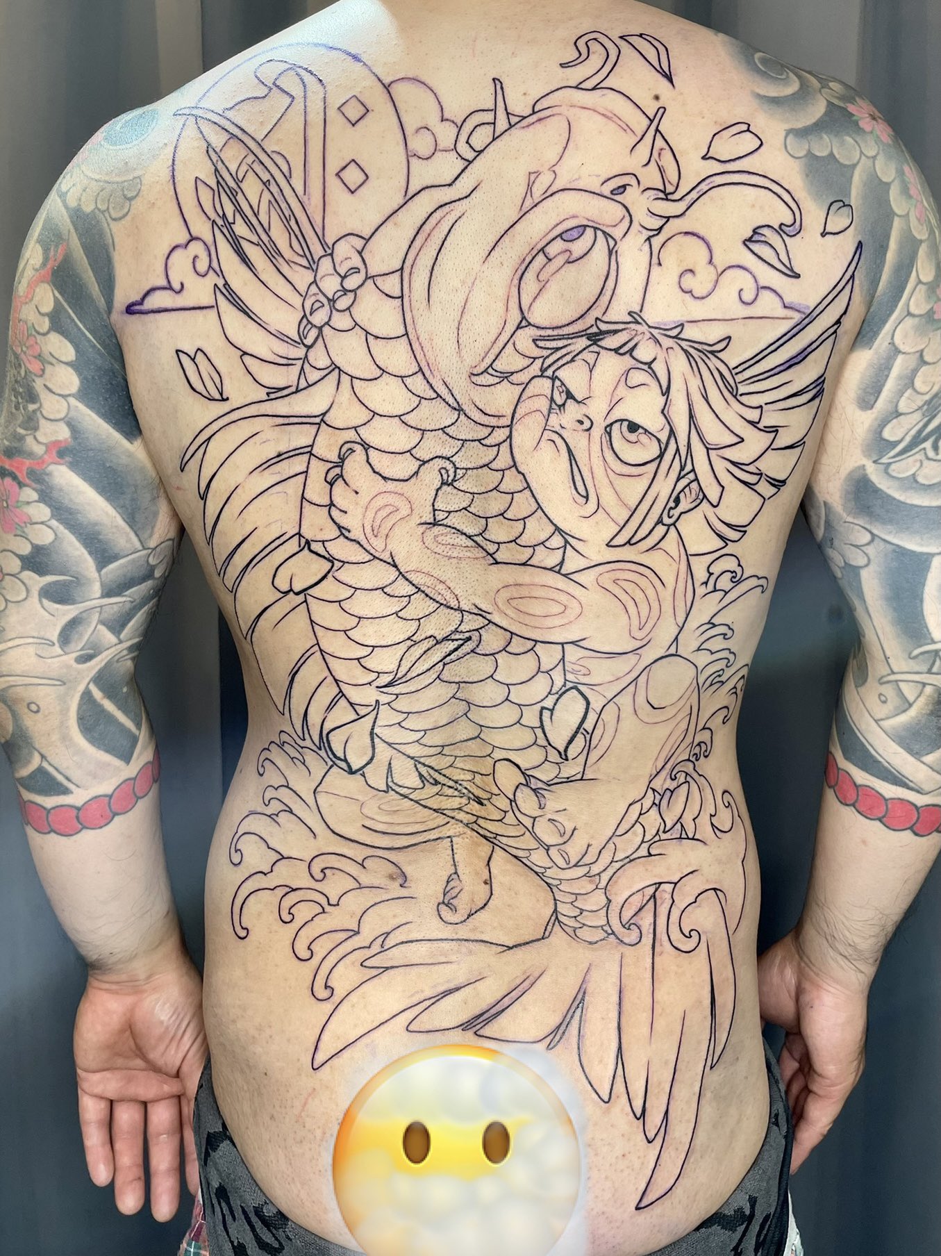 Takuro Mori 初めての背中一面は兵庫県からお越しのお客様でした 背中って凹凸あって難しいんだなーと でもこれはかっこよくなるぞー Tattoo Newschooltattoo Cheyennetattooequipment Kwadron Solidink Worldfamousink Takuromori タトゥー