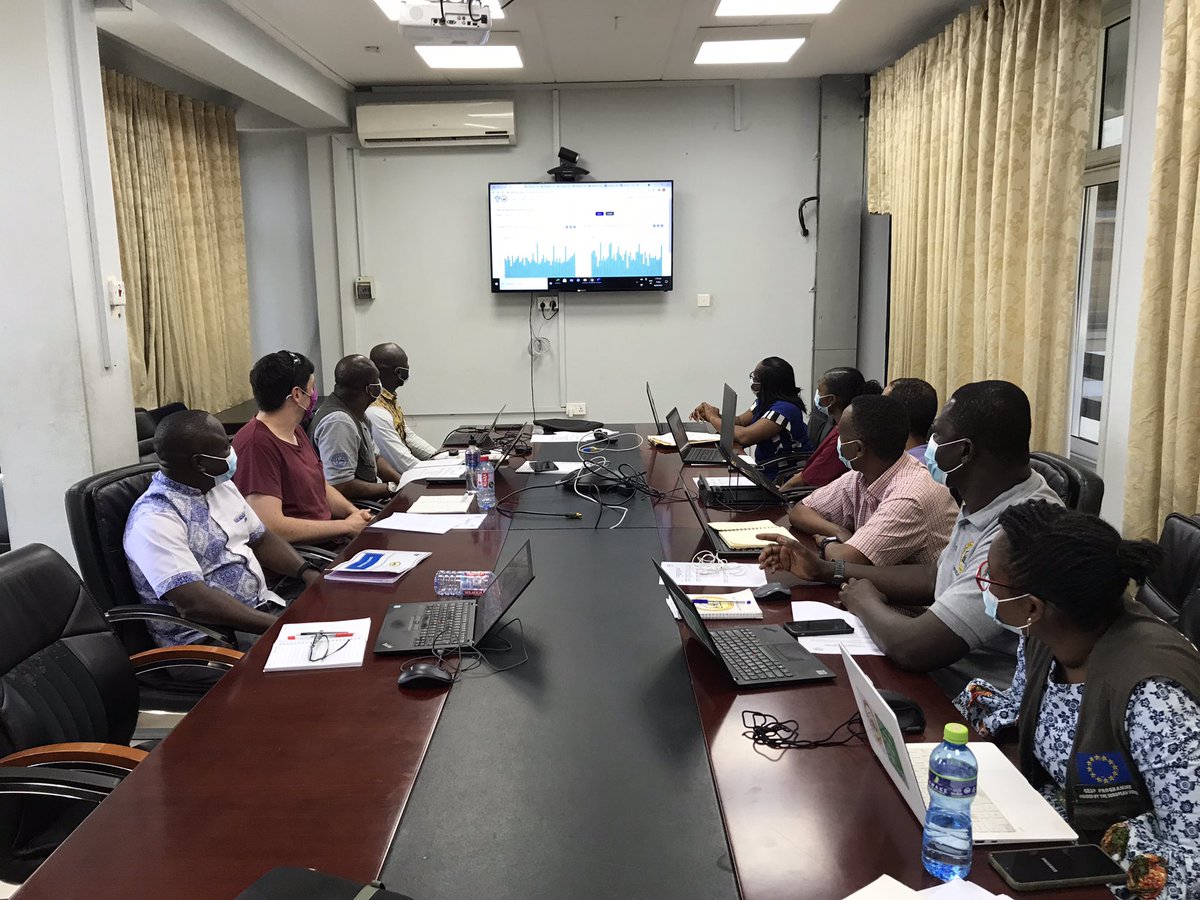 alvercanuck's tweet photo. Reviewing progress on the @Ghana2021Census using βreal timeβ census dashboard developed through partnership with @StatsGhana , @ons and @ECAStats @ECA_OFFICIAL partnership. @UKinGhana #YouCountGetCounted https://t.co/j7wmHC2pDh