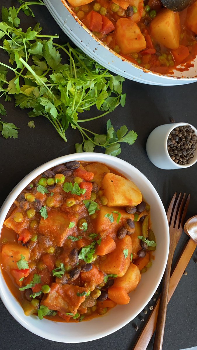 WowFoodBox1's tweet photo. Warm up to our red lentil stew… cold day, perfect warm stew.. yum! #food #ENG #yummy #stew #wowfood https://t.co/eimYuflEr7