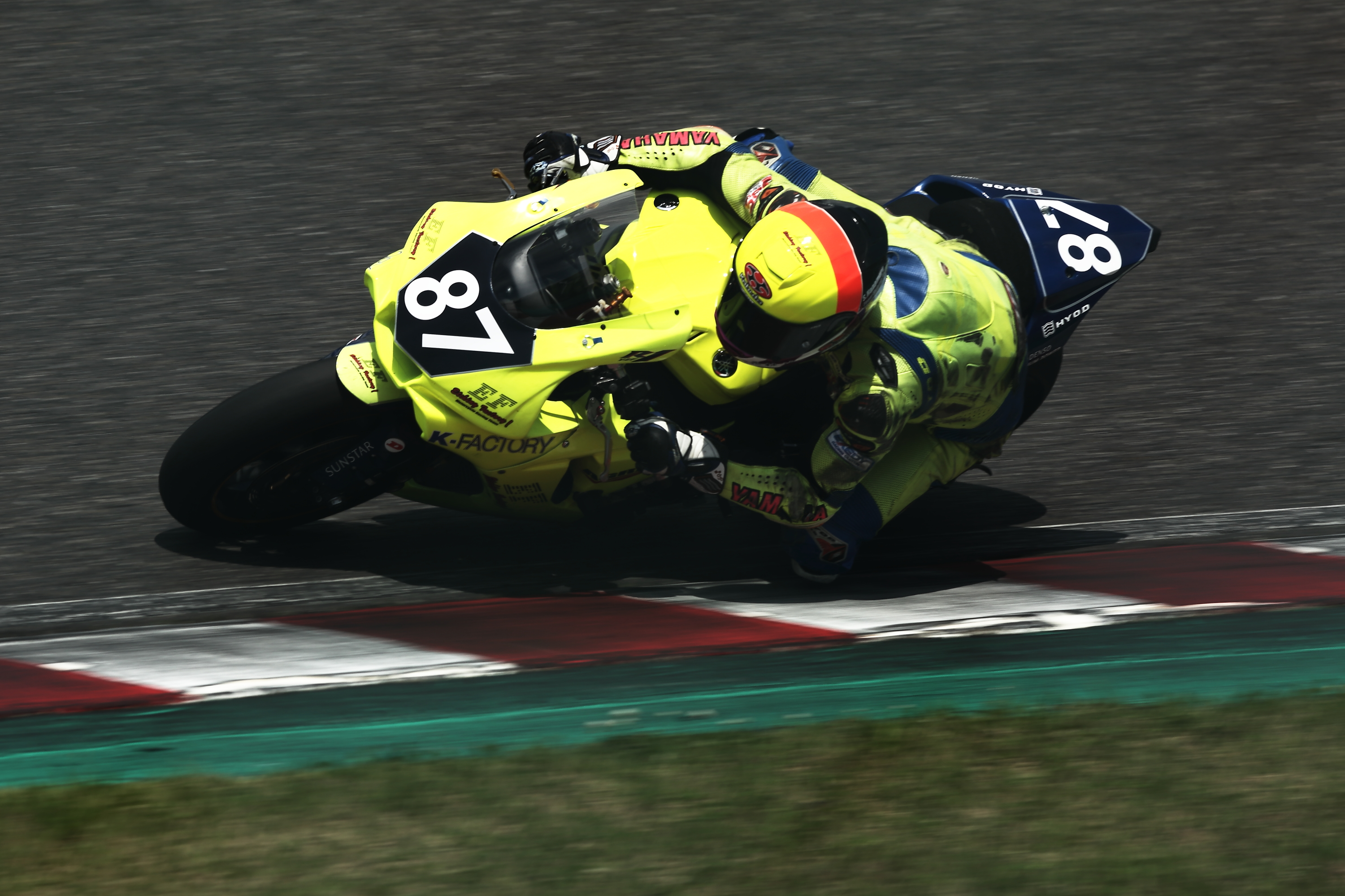 تويتر Etching Factory على تويتر 鈴鹿サンデーロードレース 第3戦 土曜日 特別スポーツ走行が終わりました 夏を思わせる快晴の鈴鹿サーキットは路面温度も50 を超える中 二人のライダーが最後の調整を行いました 明日 日曜日は公式予選と決勝となります 鈴鹿