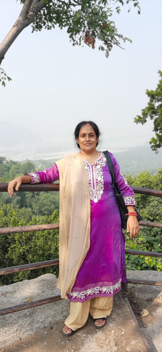 singhmanindra's tweet photo. #उतराखण्ड_सरकार ने @ChhanmanC को 
महाकुंभ में #प्लास्टिक_या_पोलीथिन_मुक्त_अभियान के अंत���्गत कार्य करने पर किया #सम्मनित 
 #राष्ट्रीय_अध्यक्ष_बबीता ने बताया कि इस का उद्देश्य पर्यावरण को बचाने के लिए व धरती माता को बंजर होने से बचाने के लिए एक राष्ट्रीय स्तर पर मुहीम की शुरुआत की https://t.co/P0b8cX1jqI