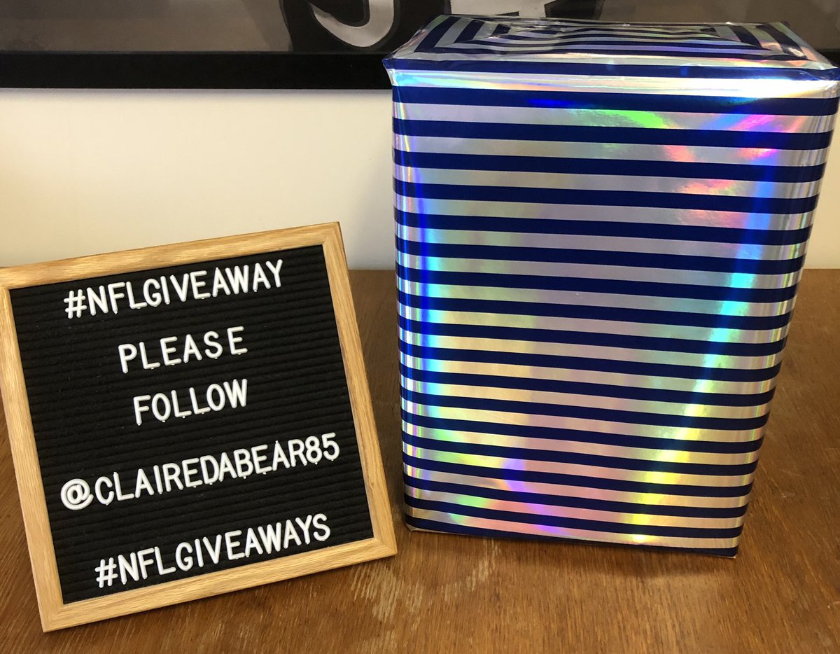 clairedabear85's tweet photo. #4thofJuly #Stripes   #NFLGIVEAWAY To #win this #SIGNED #SWAG + a #phillyinlondon #lovebundle box You MUST b following @passyunkavenue &amp; @prairiefire_bbq &amp; RT this link. This #Giveaway will run till the 9/7 &amp; is open 2 ALL U.K based #NFL fans #StarsAndStripes #phillydelivers https://t.co/Acl5AqxjT9