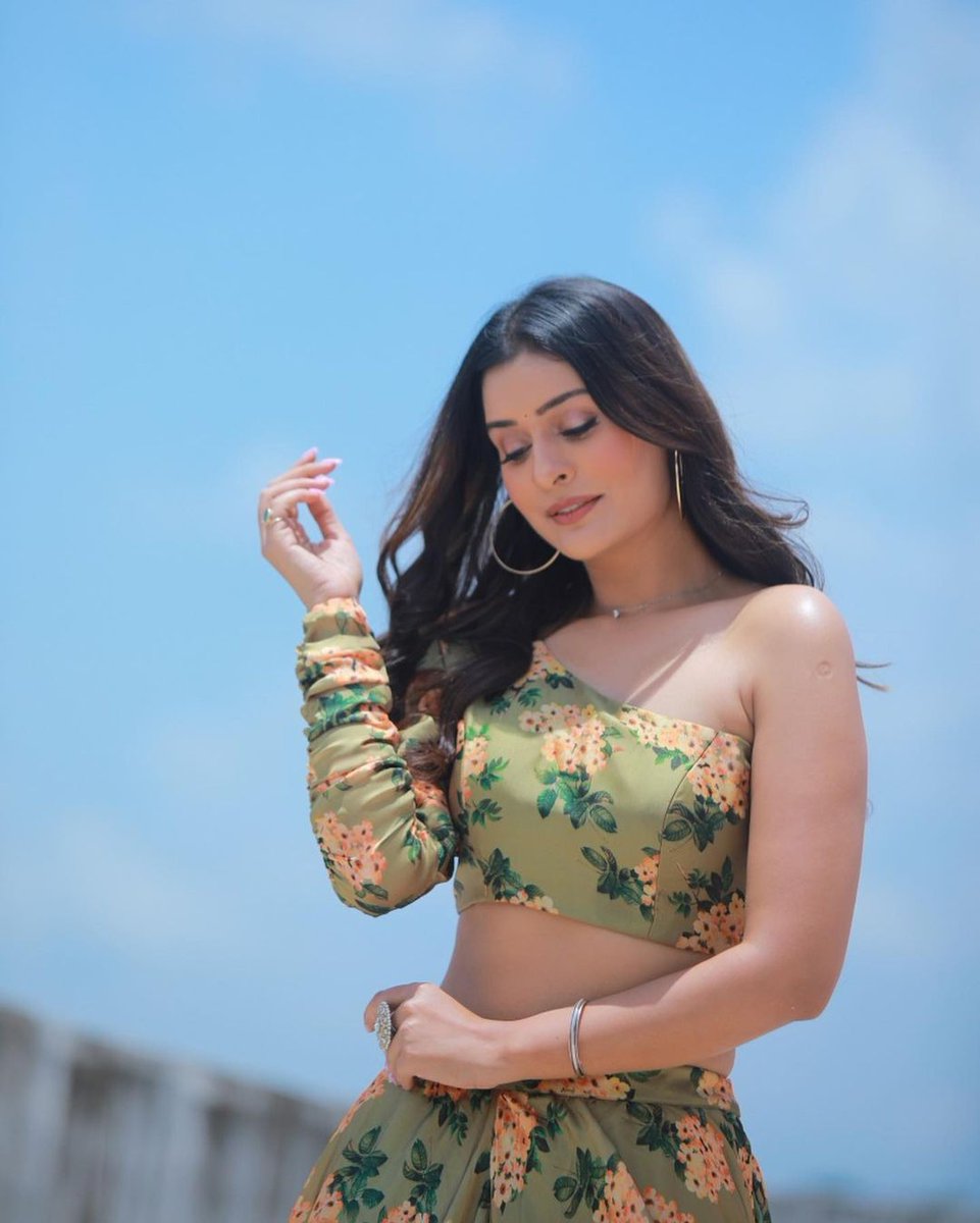 TeluguPycker's tweet photo. Gorg Beauty #PayalRajput https://t.co/APDjRd5y5f