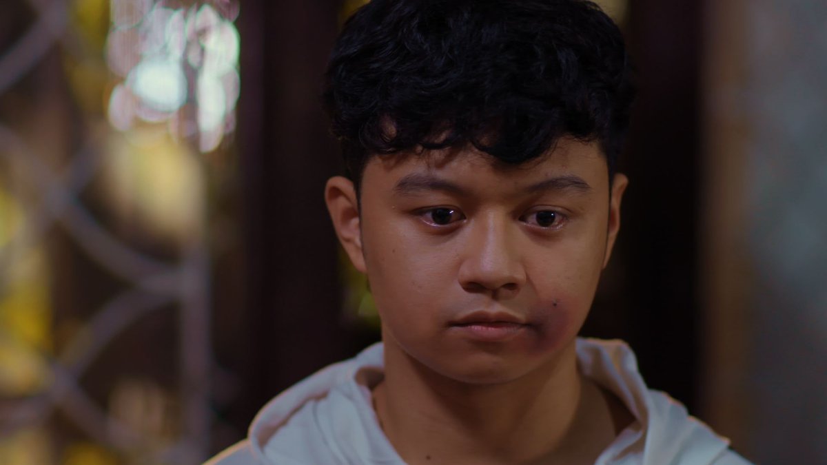 GMA_PA's tweet photo. @deybduke @iamjamesteng Kawawa naman si Buboi! Nabugbog na nga, napagalitan pa! #MFPInvisiboi https://t.co/lmL8p4fa10