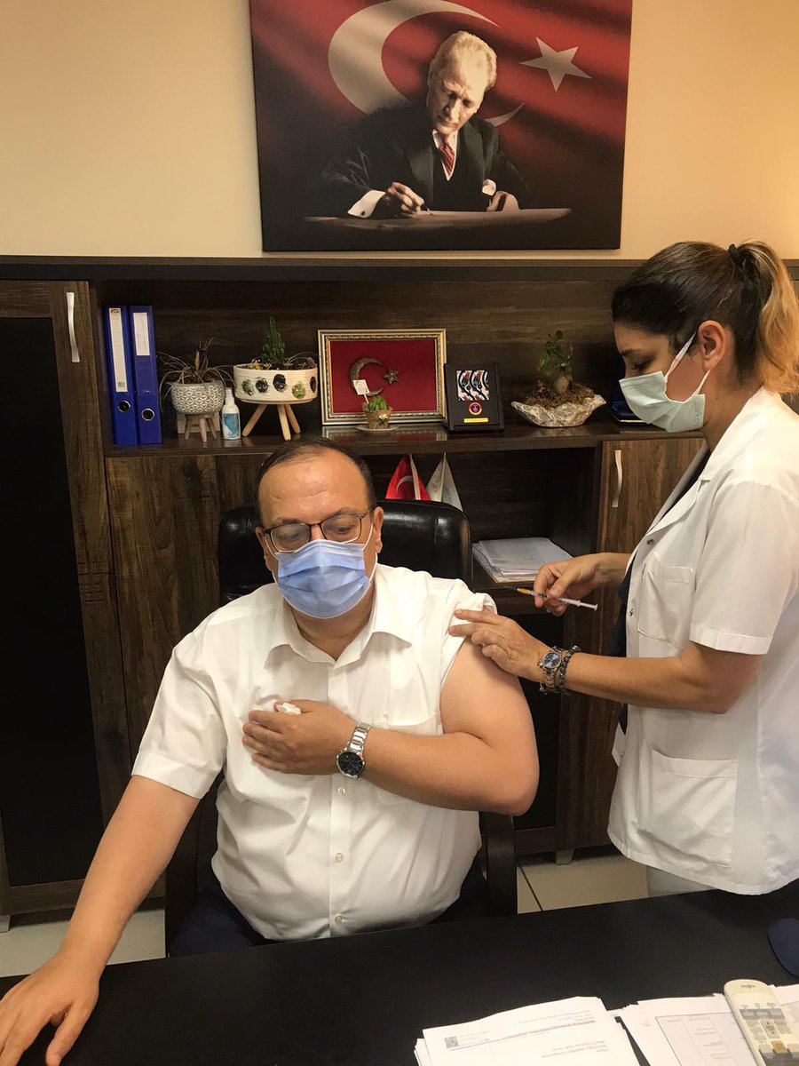 Bugün üçüncü doz hatırlatma aşımızı Çekirge Devlet Hastanemizde olduk. İl Sağlık Müdürümüze, başhekimimize ve hastane personeline teşekkür ederim. 
Lütfen aşımızı olalım. 

#Aşıolhayatıyakala