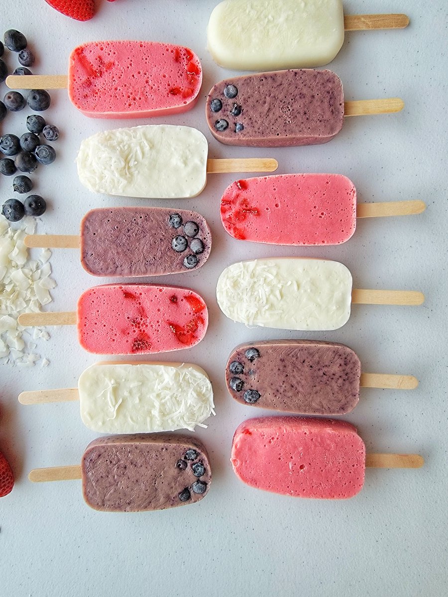 RunEatRepeat's tweet image. Easy Yogurt Popsicles in Red, White and Blue! ❤️🤍💙 bit.ly/YogurtPopsicles

3 ingredient fun summer treat made with @RealCalifMilk 

#ad #RealCaliforniaMilk #SnackHappy #RunEatRepeat