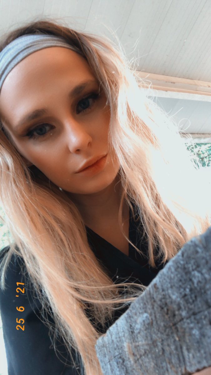 tryingtolivemy2's tweet photo. "Not everyone likes me, but not everyone matters."#robux #selfie #CashAppForHotties #confidence #FolloMe #retweet #Twitter https://t.co/C9b5TZGWHk