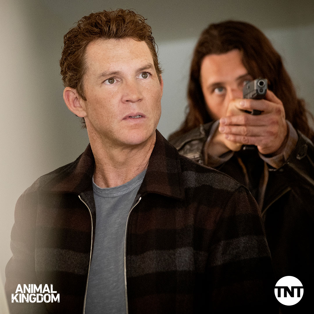 AnimalKingdom's tweet image. Your weekends are about to get a lot more exciting. #AnimalKingdom is back NEXT SUNDAY at 9/8c on @TNTDrama.