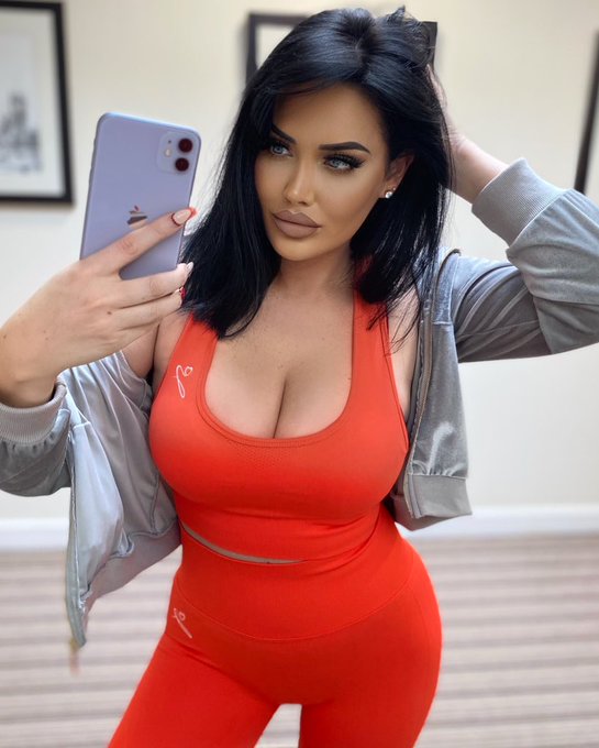 I live in gym wear 🍑 https://t.co/I2ST7oKvdb