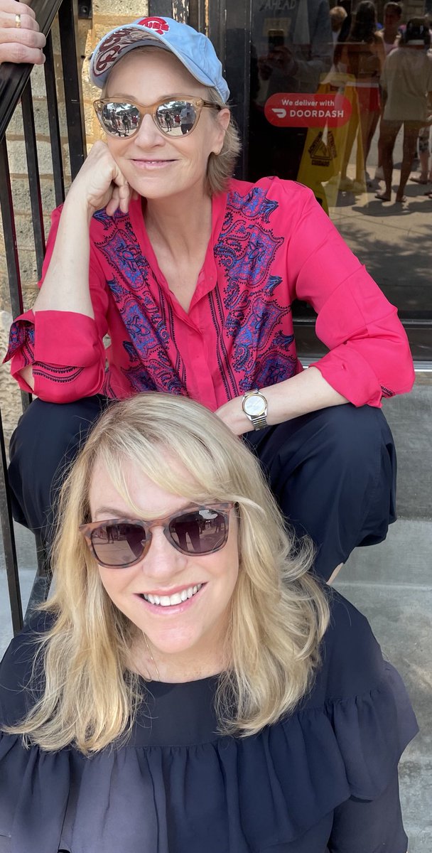 Jane Lynch tweet media