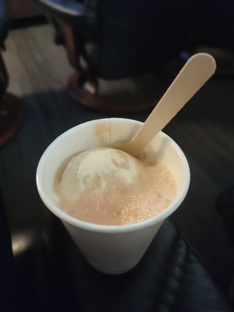 r0cketbaws's tweet photo. #irnbrufloat https://t.co/8vjpIltpzd