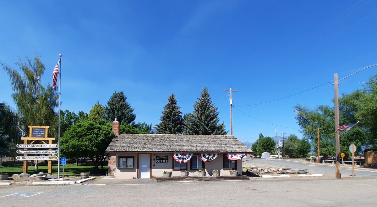 WidnerLindy's tweet photo. Small town USA on the 4th of July.

Flags line both sides of Main Street.
Rodeo grounds full and slack running.
Parade.
Smiles, friendly waves, and tipped hats to everyone you see, whether stranger or neighbor.

THIS IS AMERICA. https://t.co/Wy63HLUayB
