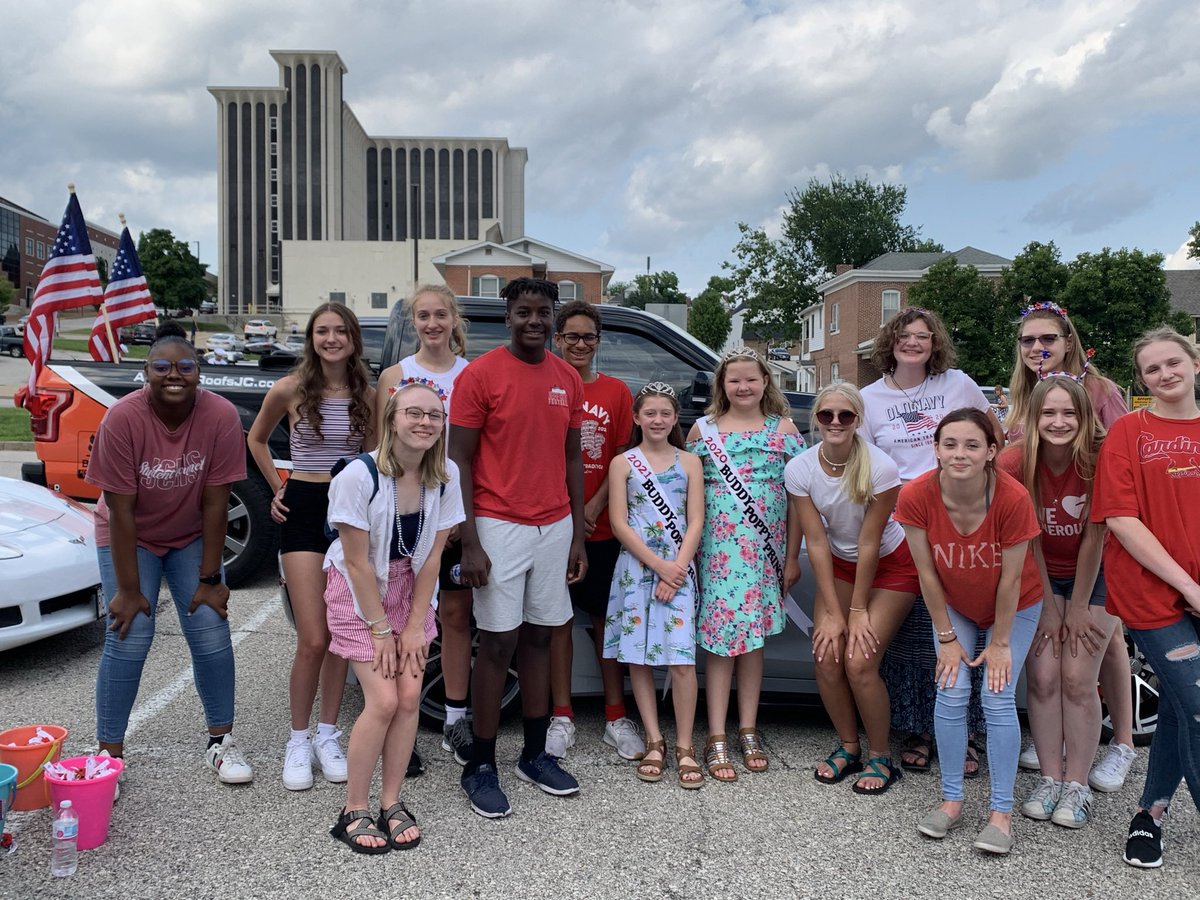 JeffCityStuco's tweet photo. JC StuCo had a great time walking in the 4th of July parade again this year with the VFW! Meeting the Buddy Poppy Princess was a great bonus! #JayPride #buddypoppies https://t.co/Hq2xOIoBgH