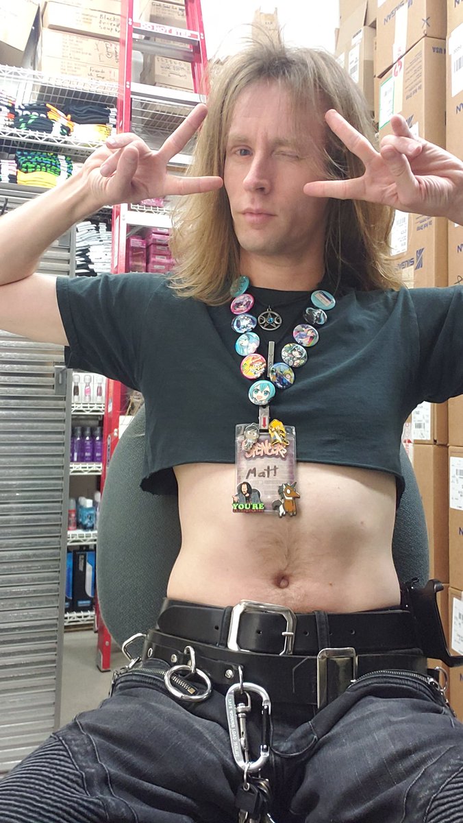 Aphotic_Knight's tweet photo. I decided to be the attractive cashier today. #justMattThings https://t.co/7v4Kb832VK