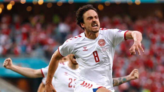 E5Y9H_EWEAAh3bU?format=jpg&name=small