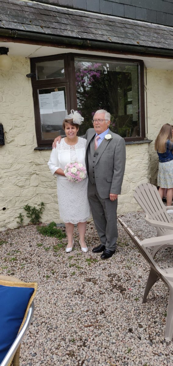 PUNCextramatur1's tweet image. What a week, sign off from placement, I got married and then had a job offer ❤️ @PUNC14 #punc18 #puncwedding #newjob