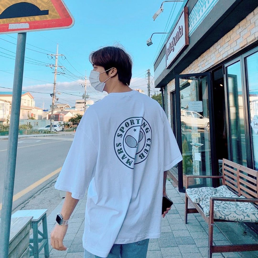 hlxlight's tweet photo. Lights boyfriend Son Dongwoon 💜💡

@beastdw #동운아_내멘션은안보이지 
#하이라이트 #손동운 https://t.co/rW5LodgtRQ
