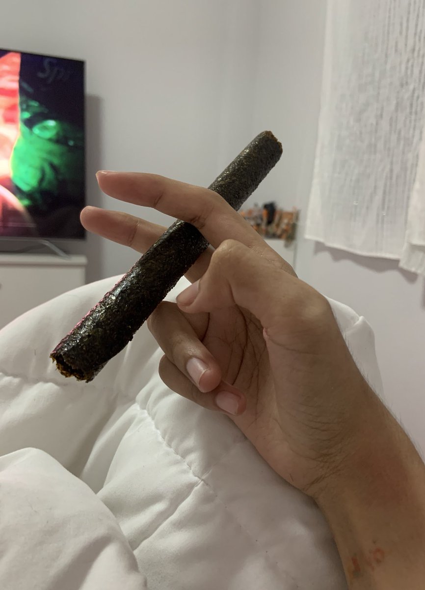 _pjm168xx_'s tweet image. บุหรี่มวนที่หก กับผมที่คิดถึงคุณรอบที่ร้อย