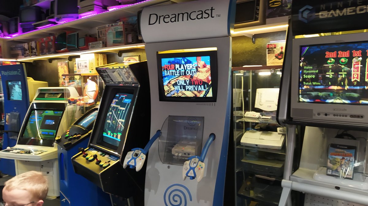 TheWTFCrew's tweet photo. Bit Cave in Enschede/Niederlande
#retrogaming
#bitcave https://t.co/0GmGQJPSlx