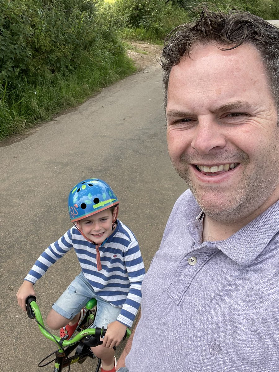 oil1982's tweet photo. Saturday Afternoon with the boy! #bikeride #stantheman #fatherandson #cornishfamily #cornwall #cornishman #goldsithney https://t.co/vyDczXj3Fh