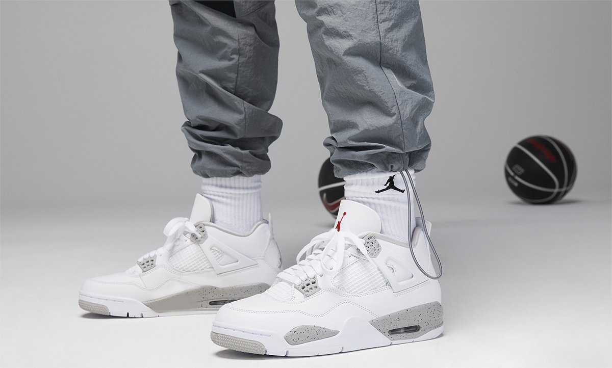 Finish Line on Twitter: "You know what time it is ⏰ the Air Jordan 4 'Tech White' is available. Click for your chance to cop: https://t.co/725OTUZbnd https://t.co/8pQ0HORFsd" Twitter