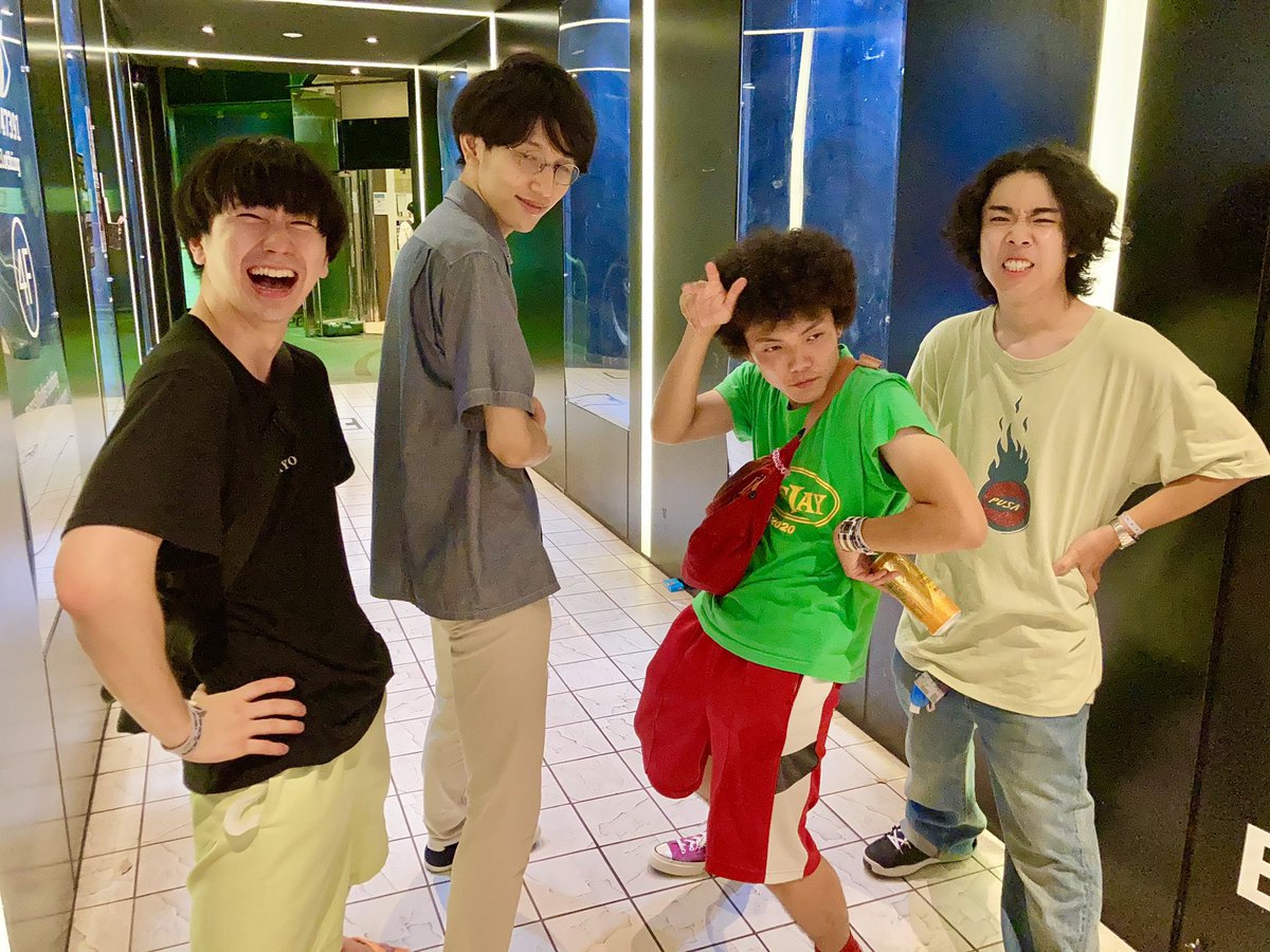RI_802's tweet photo. #見放題2021

The Shiawaseにも会えたー‼️

またスタジオで！"生"出演、実現させられるように頑張ります🤘🏻⚡️

#FM802 #RI802 https://t.co/jzIWWuwVFe