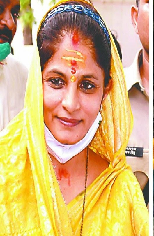 श्रीमती श्रीकला धनंजय सिंह आपको जौनपुर मे जिला चेयरमैन बनने पर #हार्दिक_अभिनन्दन 
#श्रीकला_धनंजय_सिंह 
#जौनपुर
#चेयरमैन