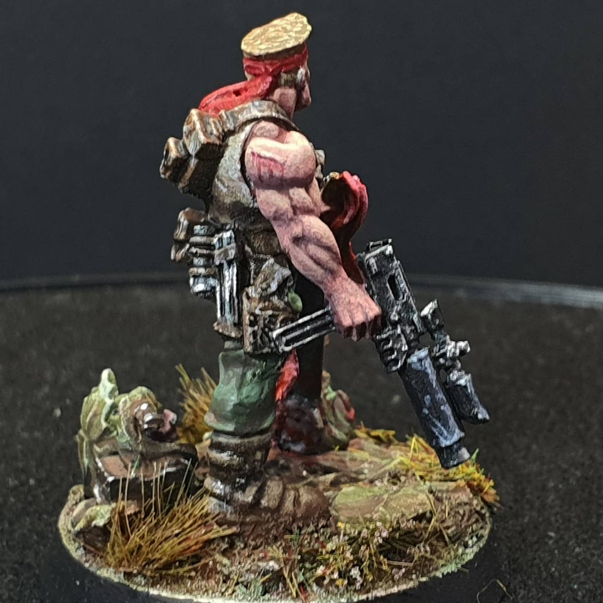 Graider_fr's tweet photo. Sly Marbo 😎🔪🌴
Paint of the day
I'm very satisfied with the skin, the dead ork and the carnivorous plant 😍

A fun day painting this iconic 40k character
Isn't it @WarComTeam 😉

Still improving my painting skills
#warhammercommunity
#paintingwarhammer
#warmongers
#slymarbo https://t.co/JA0pay3lEl
