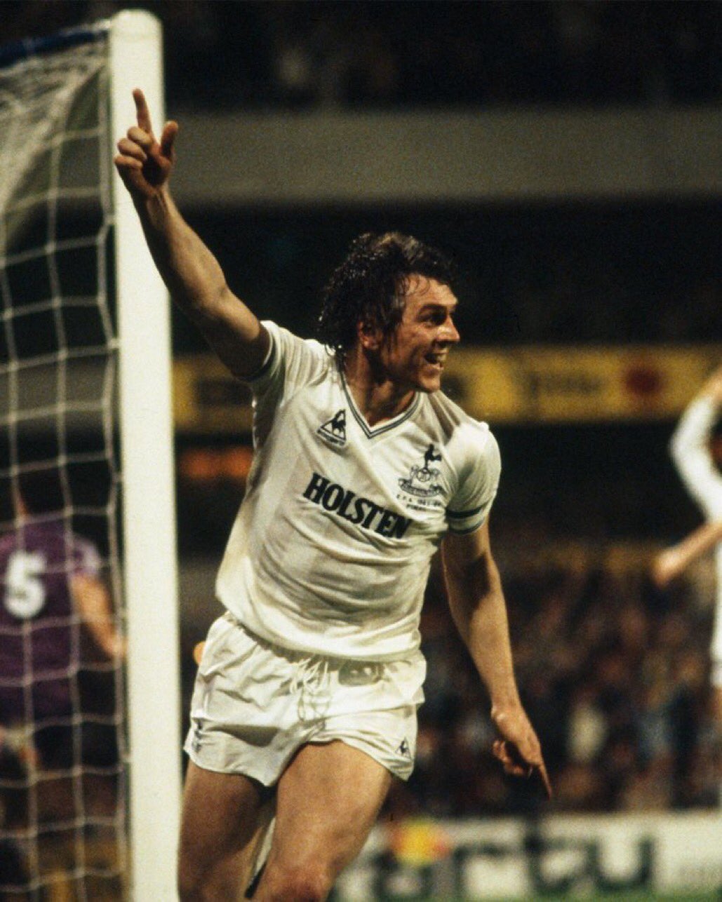 Wishing a very Happy Birthday to Spurs legend, Graham Roberts! 