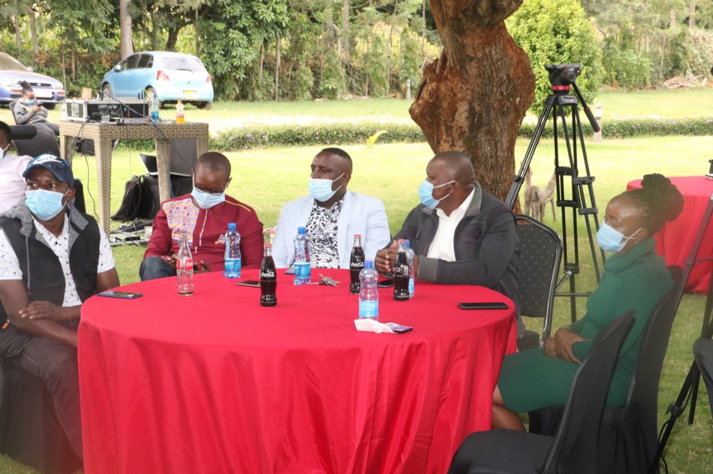 HonJBMuturi's tweet image. Later this afternoon,had a very constructive engagement with MCAs and youth representatives drawn from Meru,Embu &amp;amp;Tharaka Nithi Counties who visited me at Kanyuombora.

Delighted by their resolve to stay woke and only invest in political leaders who have a transformative agenda.