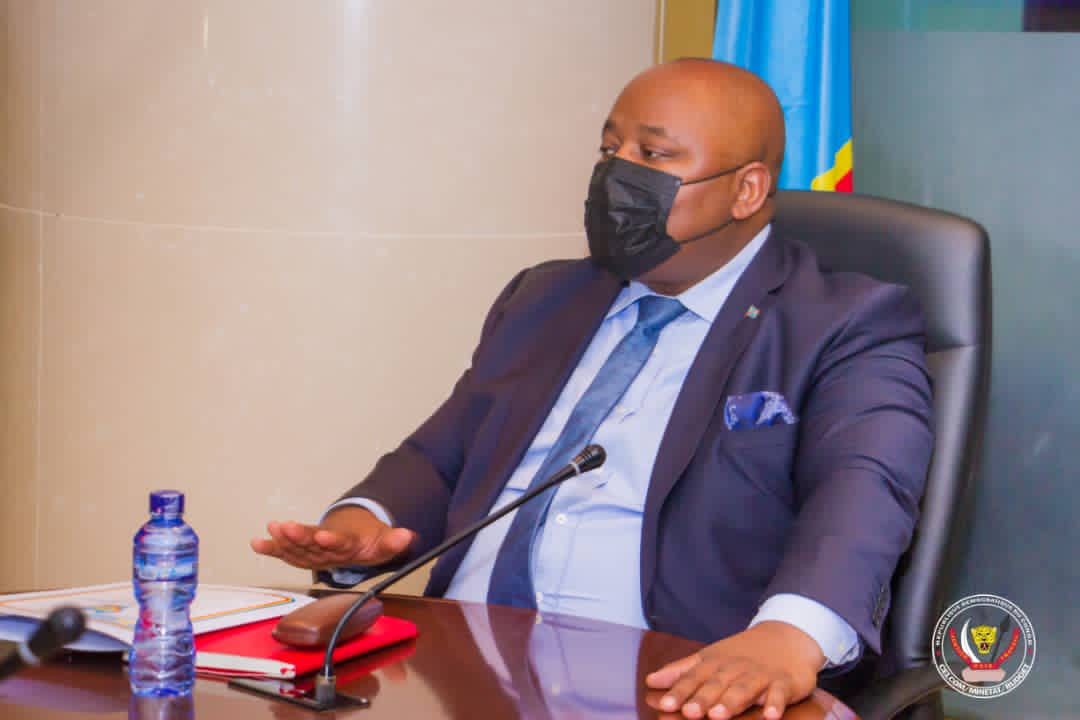 PhilemonDimba1's tweet photo. ENA-RDC. La 6ème promotion dite Etienne Tshisekedi, a trouvé satisfaction de leurs arriérés de prime après échange avec SEM Aimé Boji Ministre d'État et du Budget. Félicitation au Ministre pour  la solution. https://t.co/HvseCvosvd