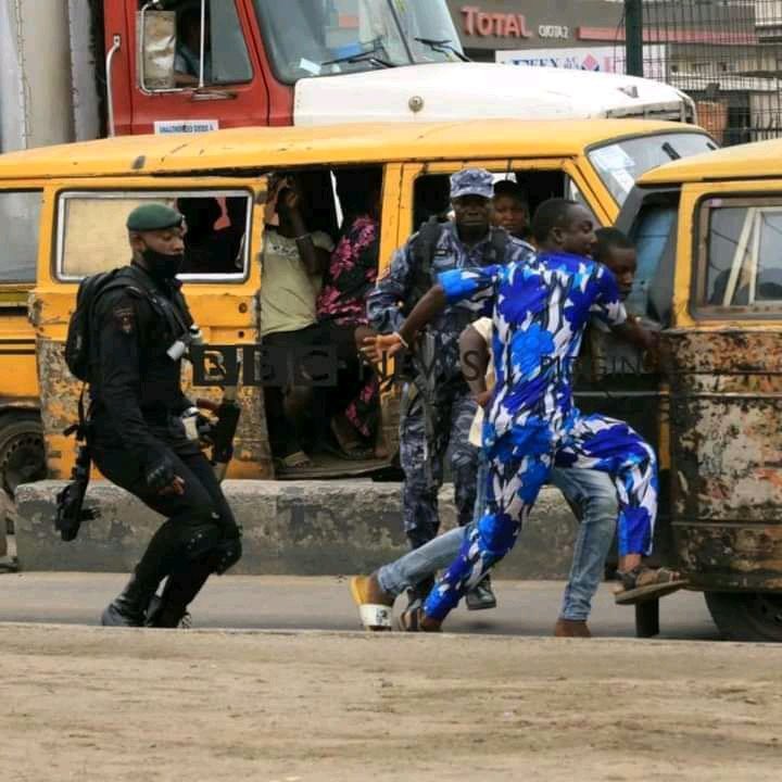 General_Oluchi's tweet photo. Which kind country be this? 😂😂😂 https://t.co/ZlfH7uKtXD