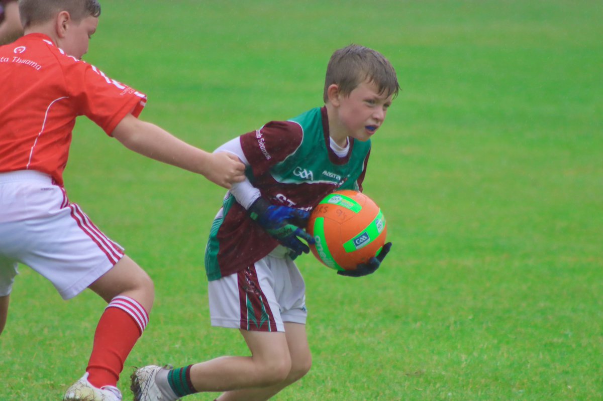 galway_st's tweet image. A great morning of Gaelic games was had in Mervue. The club hosted Tuam Stars and teams from the U8 &amp;amp; U9 groups played Go-Games 🏐

Well done to everyone involved and we look forward to their next outing 🤙

#RealPlayerDevelopment