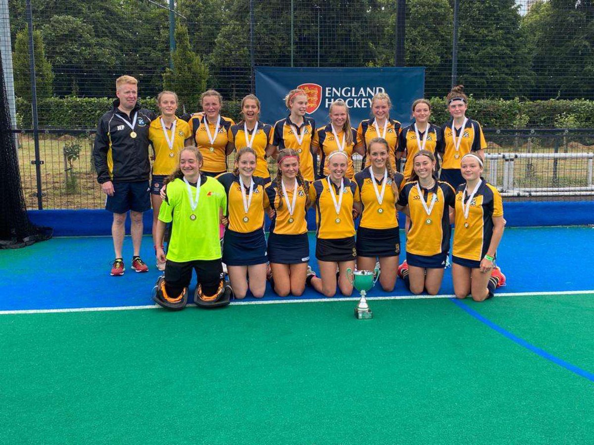 hollypears14's tweet photo. NATIONAL CHAMPIONS!!!!! so proud of the whole team especially since we had no training sessions…. been at this club with @pollock_minnie since u10s, what a way to end the era!! @ThirskHC https://t.co/Y4qqUjhSFY