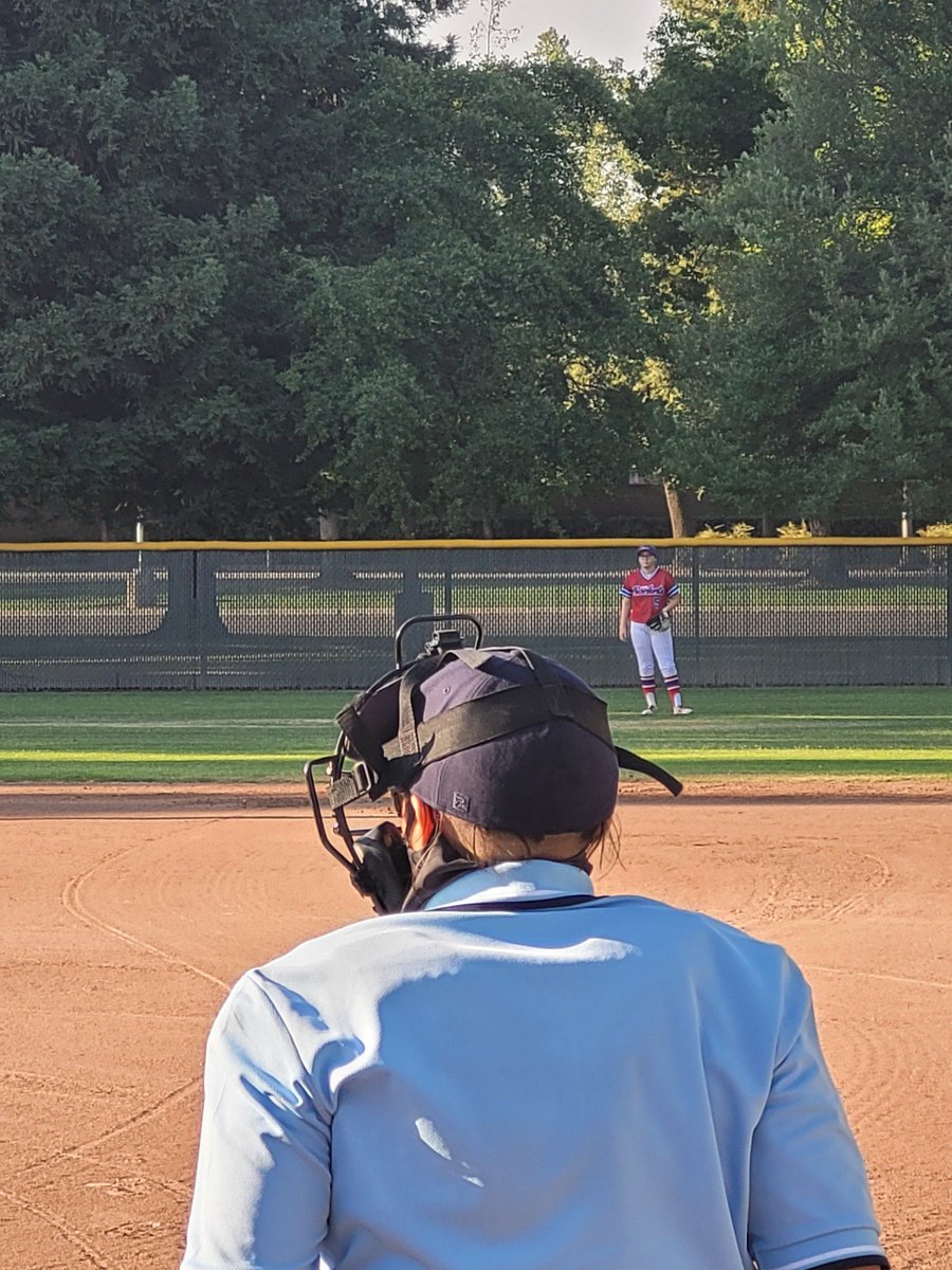 loren_werth's tweet photo. 730 AM first pitch fast approaching 72 degrees!
Playing close to home #fortheloveofthegame and to cheer on our kids #Rocketsstrong
Addison getting ready in her RF spot! https://t.co/8KJI1hYiAT