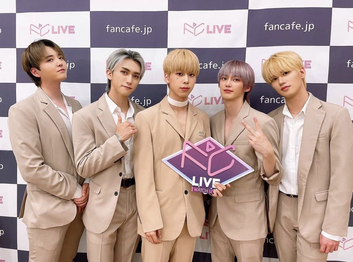 hagi_time's tweet photo. [ ONLINE CONCERT🎤FCLIVE ]

#TARGET #타겟
#ZETH #HYUN #ROI #BOUN #WOOJIN 
#제스 #현 #로이 #바운 #우진  
#FCLIVE #kpop         

@TARGET7_K @target7japan https://t.co/YZo6nEcBhT