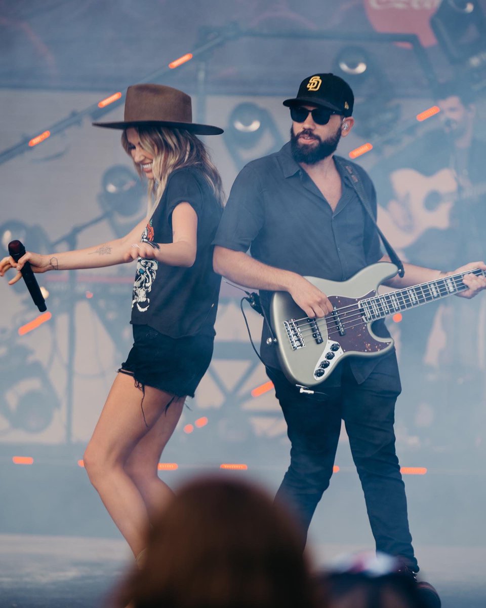 Carly Pearce tweet media