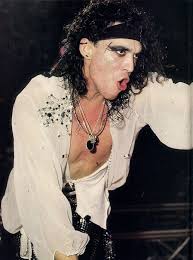 Happy Birthday to RATT singer Stephen Pearcy. He turns 62 today. 