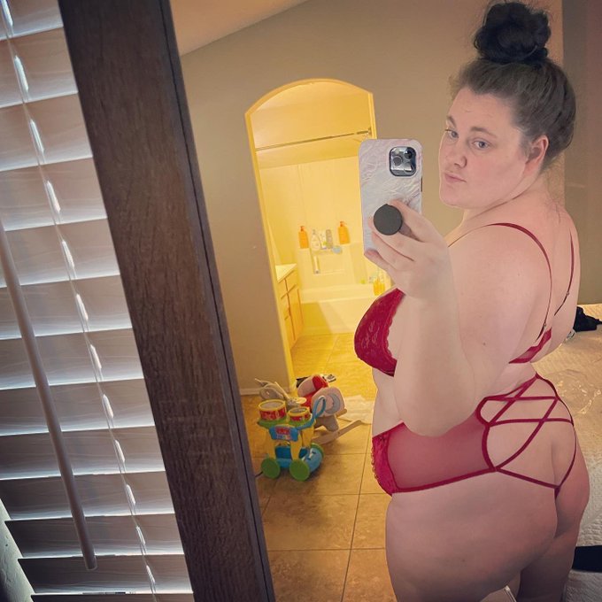 2 pic. hi, i&rsquo;m new here. 😘❤️ https://t.co/3CnQ4jwjeA