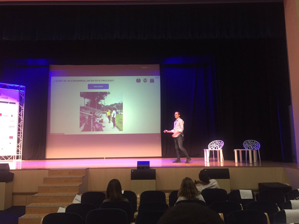 Es el turno de <a href="/jsalinascavero/">Julio Salinas Cavero</a> contando su experiencia desarrollando la academina del Villarreal CF en Estados Unidos

#AIPAFBARBASTRO