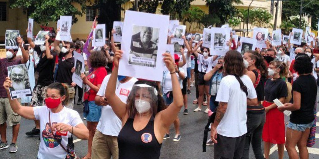 Em João Pessoa (PB) o protesto foi com cartazes com imagens das vítimas da covid. Fora Bolsonaro genocida.
#3JForaBolsonaro
📷 Juan Vilar

#3J  #ForaBolsonaro #joaopessoa #covid19  #500milmortos #usemascara #CPIdaCovid #VacinaComPropina