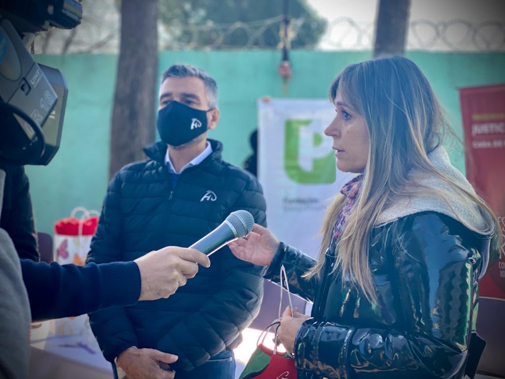 ditulliojuli's tweet photo. Ayer entregamos con la ⁦@fundacionbapro⁩ 4000 copas menstruales para mujeres de sectores vulnerables a los municipios de Hurlingham y San Martín. https://t.co/hTd9OauOgi