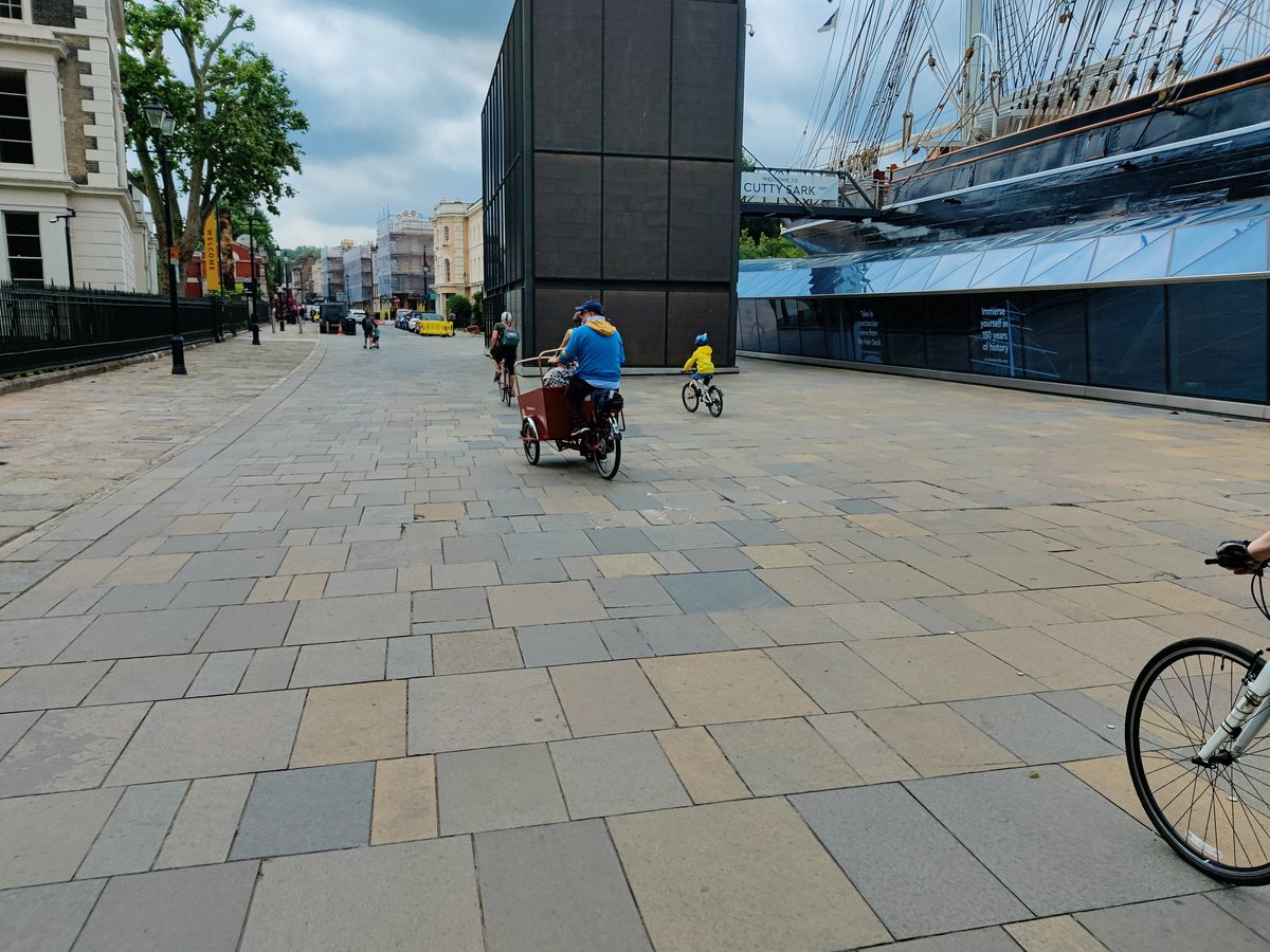 lewicyclists's tweet photo. Lovely family ride earlier from Ladywell to Greenwich. Successfully dodging the π§οΈ
(Pic credit: @Rahario )
#cyclingweekend
#Ridesforall
π²ππ²ππ²ππ² https://t.co/UZ7pW0li2L