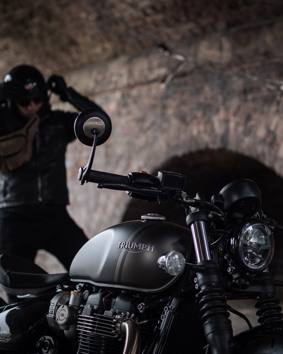 UKTriumph's tweet photo. It’s a true bobber, utterly authentic, and will take its place in a decade by decade guide in years to come as a watershed in the genre.

#ForTheRide #OfficialTriumph #BonnevilleBobber #Bobber https://t.co/PxYQnNvRqA