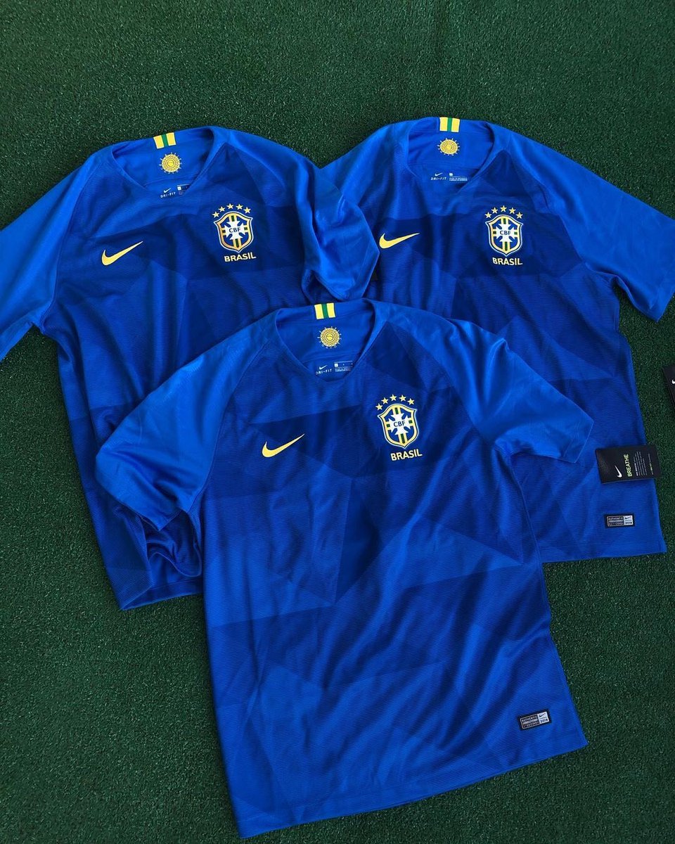 LaGrifeStore's tweet photo. TRAJADO ELA JOGA NA CARA! 🇧🇷🔥☑️ https://t.co/jd4isYDH9P