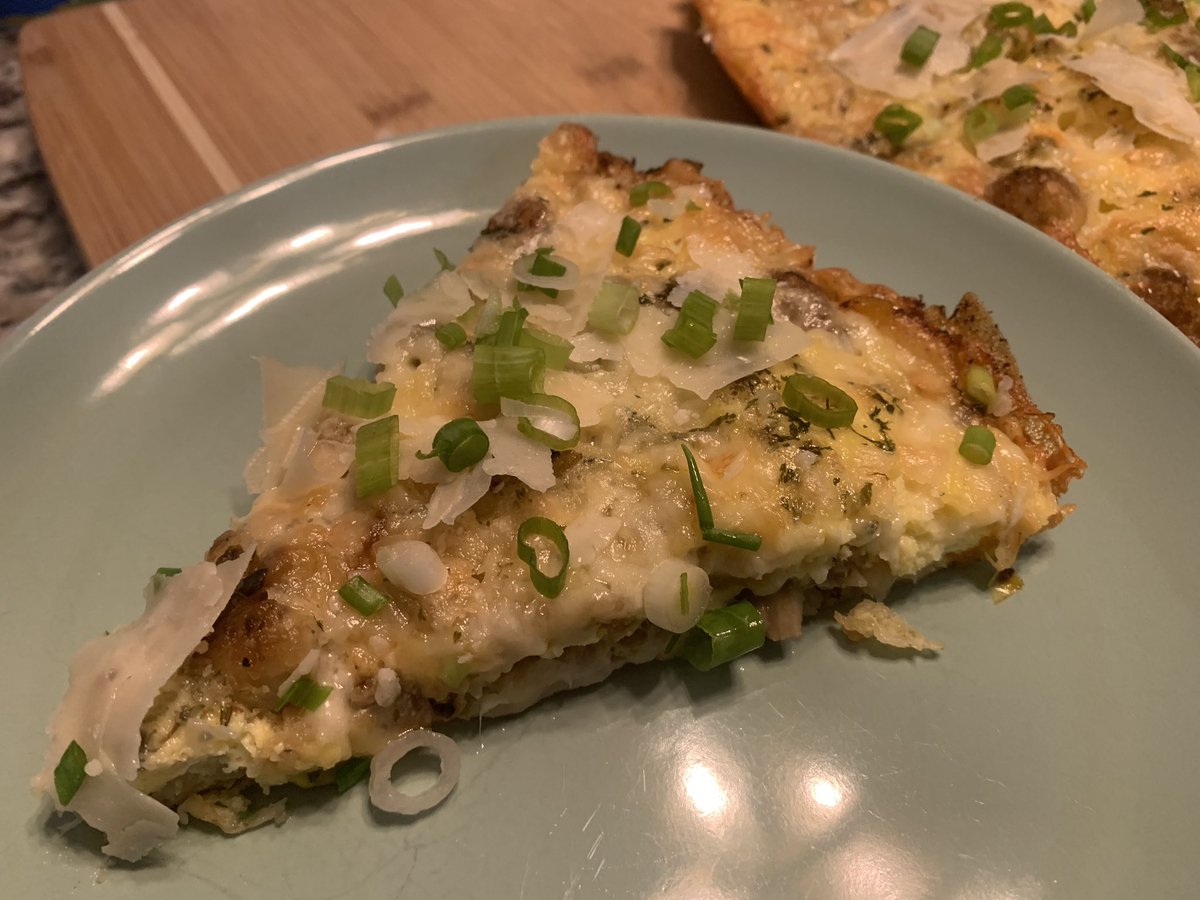 trippjeffers's tweet photo. What do you do with leftover tater tots? You make a delicious vegetable frit"tot"a with tarragon and white cheddar topped with scallions and shaved Parmesan. Duh! #brunchofgeeks https://t.co/KPSuvSMJXs